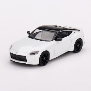 MINI GT 1:64 NISSAN Z PERFORMANCE *LHD* EVEREST WHITE (MGT00599)