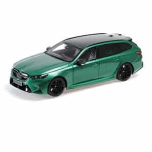 MINICHAMPS 1:18 BMW M5 TOURING (G99) 2024 ISLE OF MAN GREEN METALLIC (110023902)