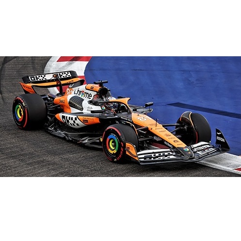 MINICHAMPS 1:18 F1 MCLAREN MCL38 3RD 2024 SINGAPORE GP #81 PIASTRI (537243681) - Image 2